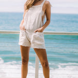 UBUD overall shorts in linen - white